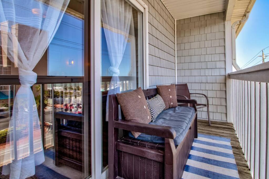 Kraken'S Den * Oceanview * Steps To Ocean * Pool Apartment Carolina Beach Exterior photo