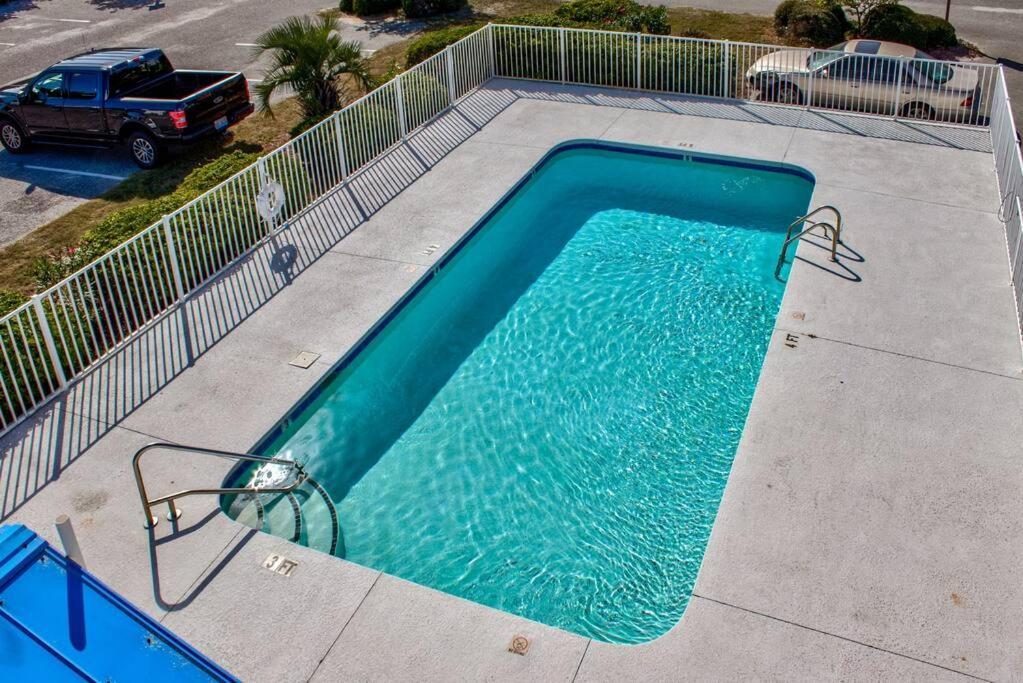 Kraken'S Den * Oceanview * Steps To Ocean * Pool Apartment Carolina Beach Exterior photo