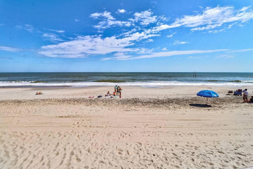 Kraken'S Den * Oceanview * Steps To Ocean * Pool Apartment Carolina Beach Exterior photo