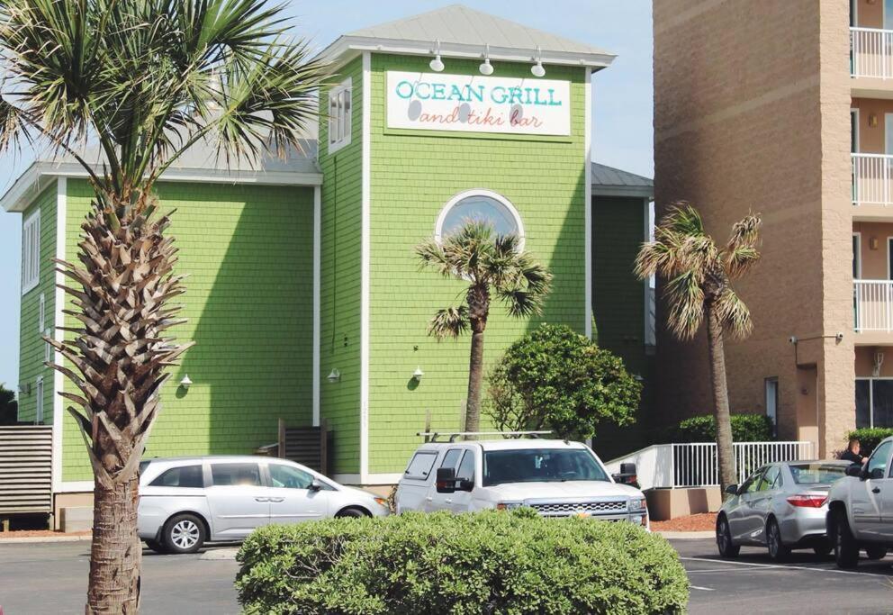 Kraken'S Den * Oceanview * Steps To Ocean * Pool Apartment Carolina Beach Exterior photo